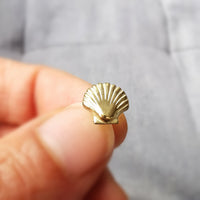 SAMPLE SALE Shell Ear Stud - Jana Reinhardt Ltd