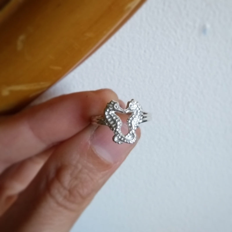 Tiny Seahorse Ring