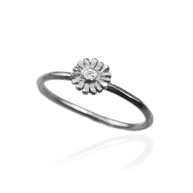 Daisy Ring - April Birth Flower Ring