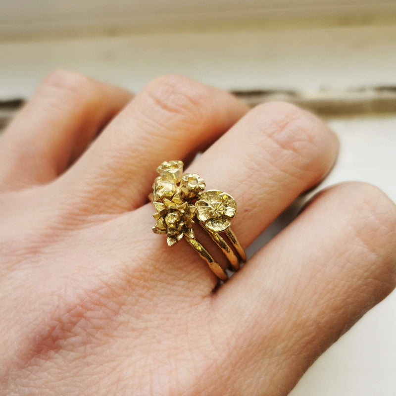 Anillo de amapola - Anillo de flores de nacimiento de agosto